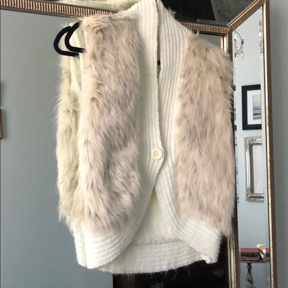 Sweaters - Faux fur sweater vest